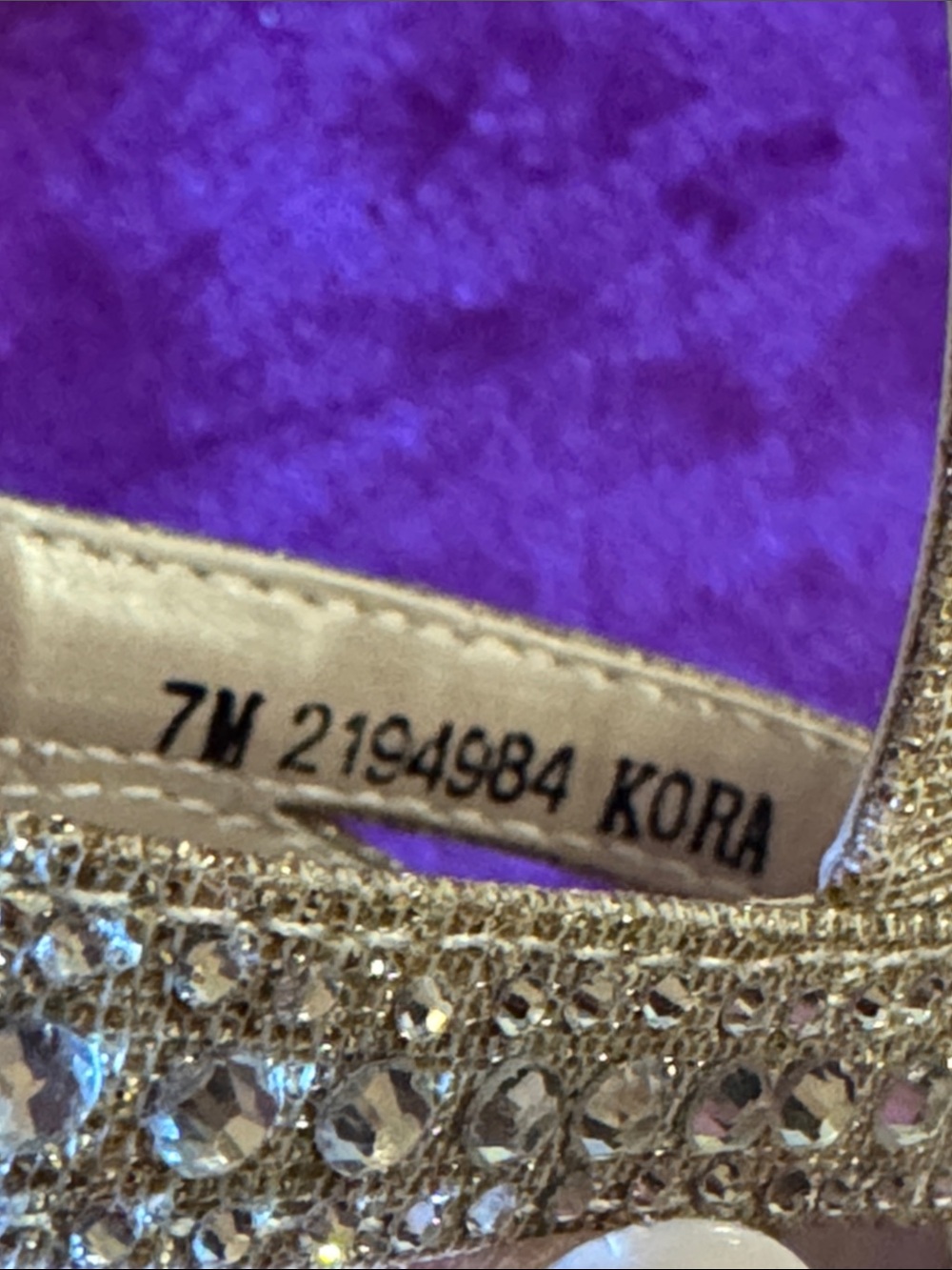 David’s Bridal DB Studio Rhinestone T-Strap Champagne Flat Sandals Ankle Strap 7 - Picture 12 of 12